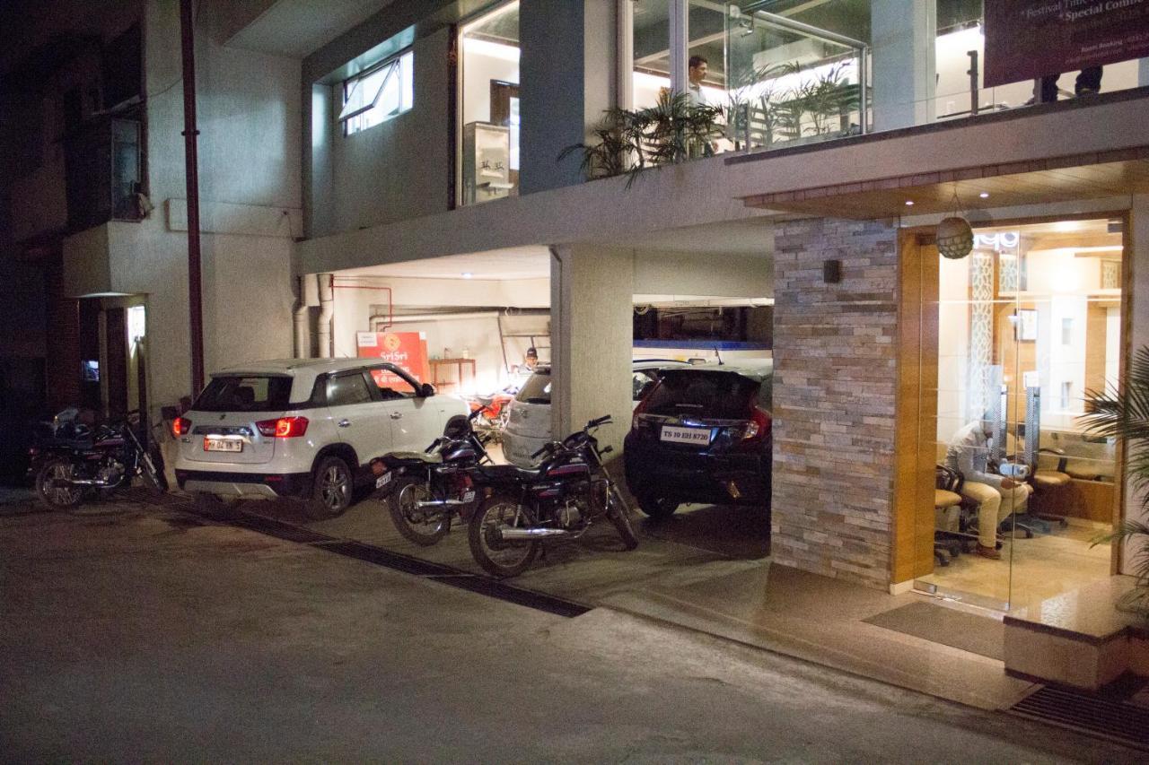 Hotel Sri Sri Executive, Kolhápur Kültér fotó