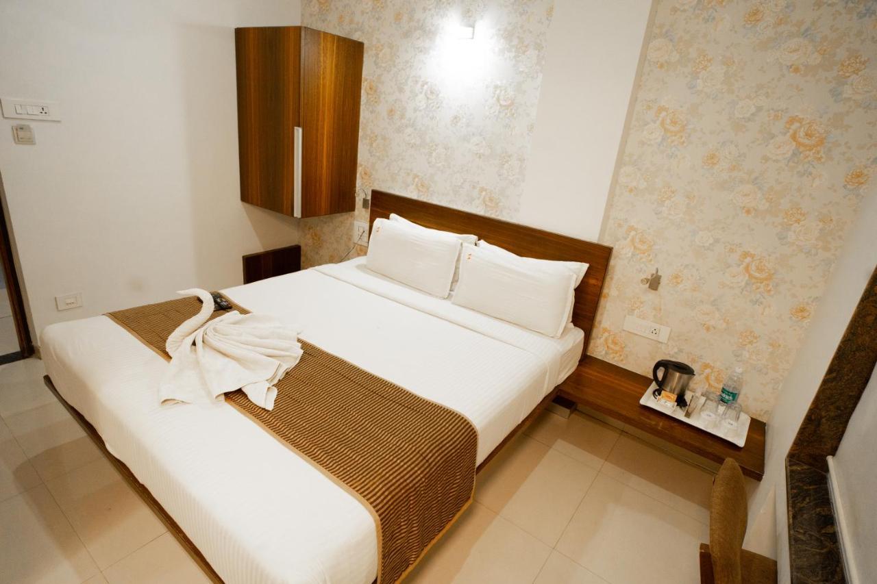 Hotel Sri Sri Executive, Kolhápur Kültér fotó