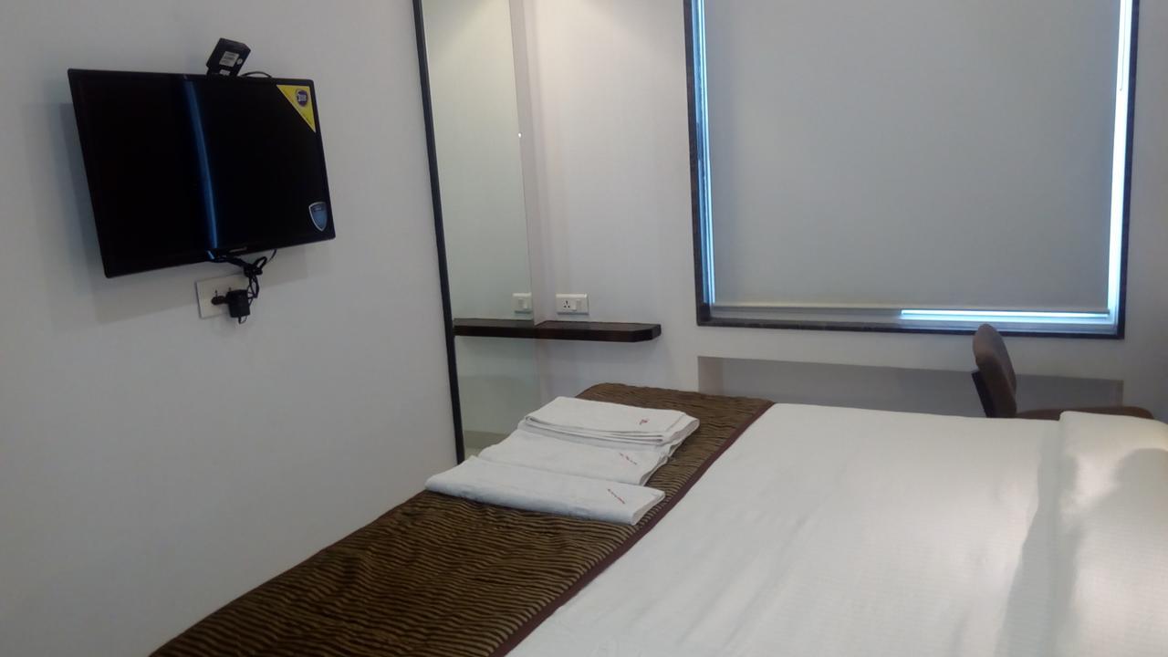 Hotel Sri Sri Executive, Kolhápur Kültér fotó